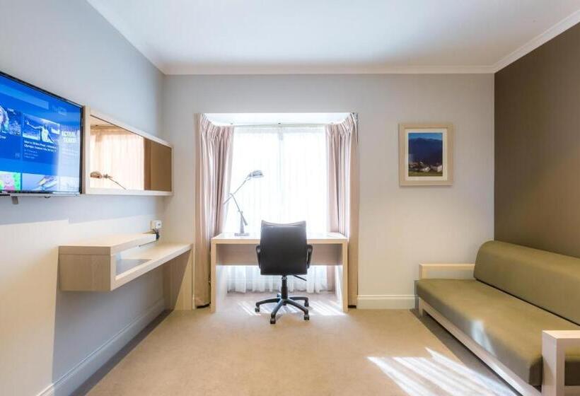 호텔 The Waverley International