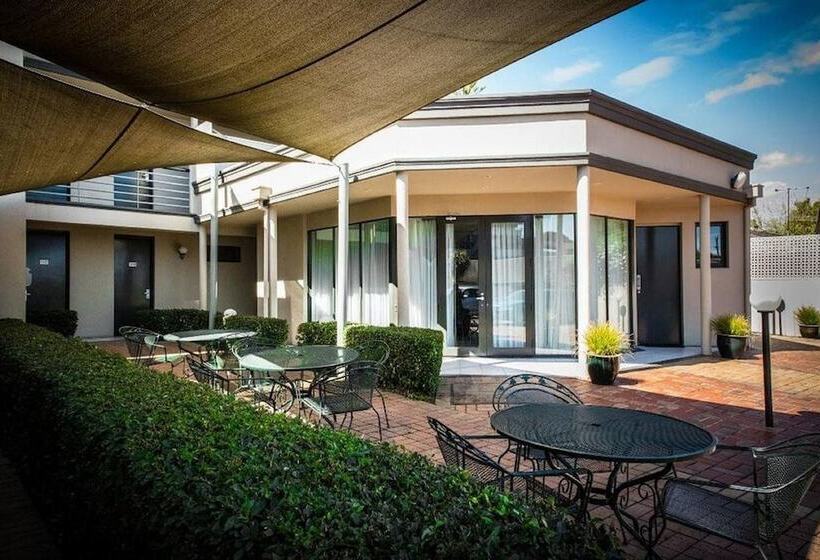 호텔 The Waverley International