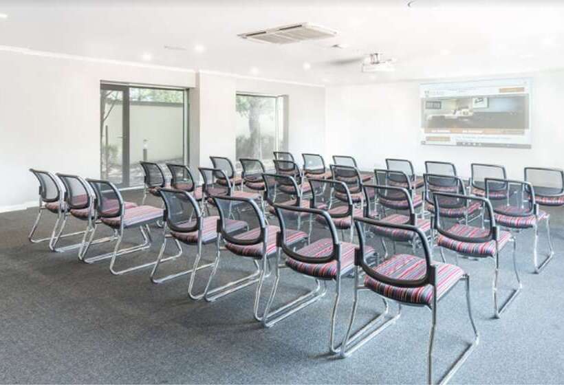 호텔 The Waverley International