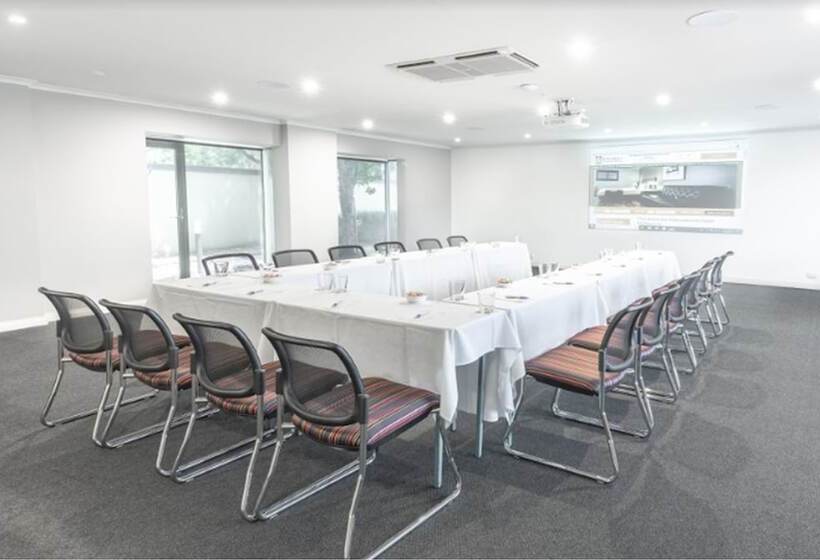 호텔 The Waverley International