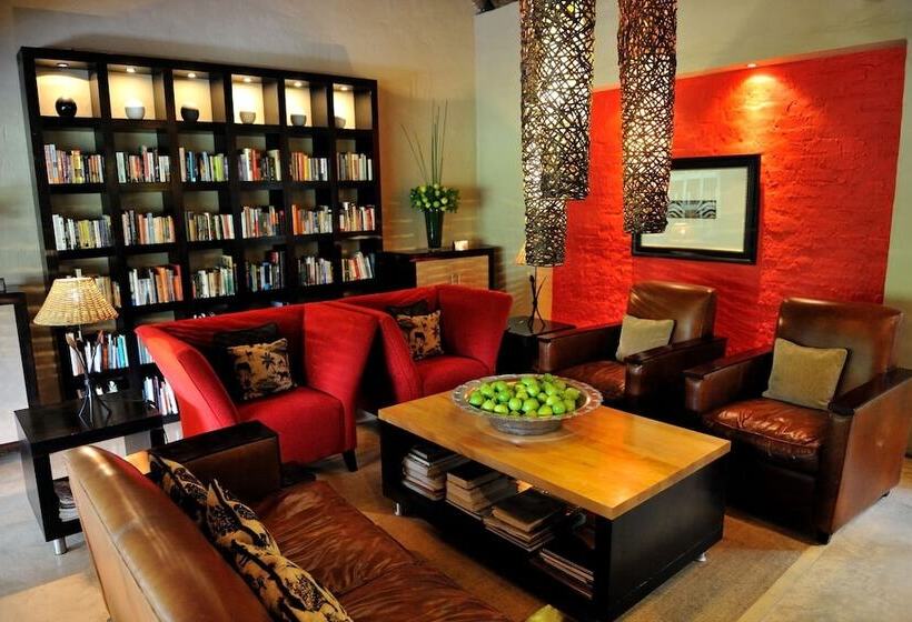 هتل Woodall Country House And Spa