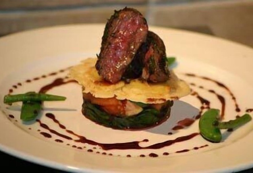 هتل Woodall Country House And Spa