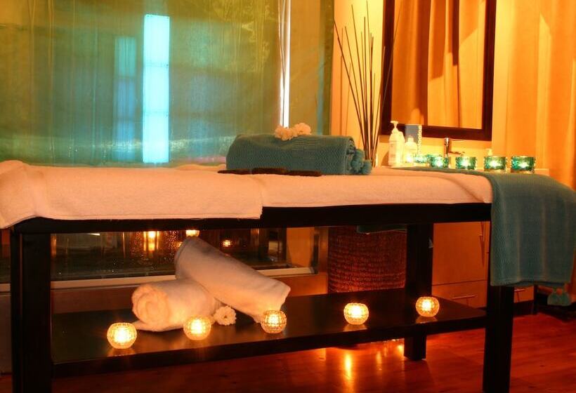 هتل Woodall Country House And Spa