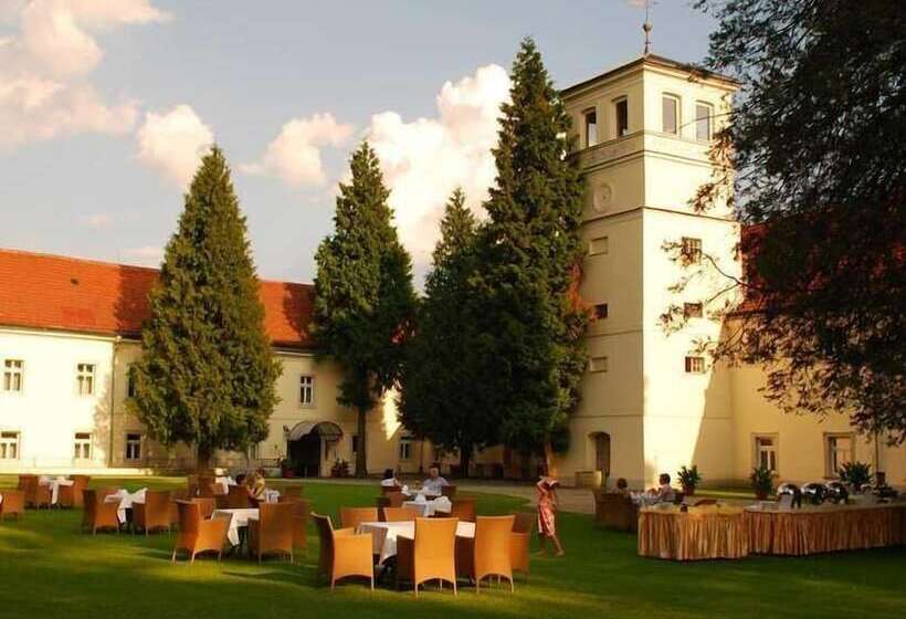 בית מלון כפרי Zamek Na Skale