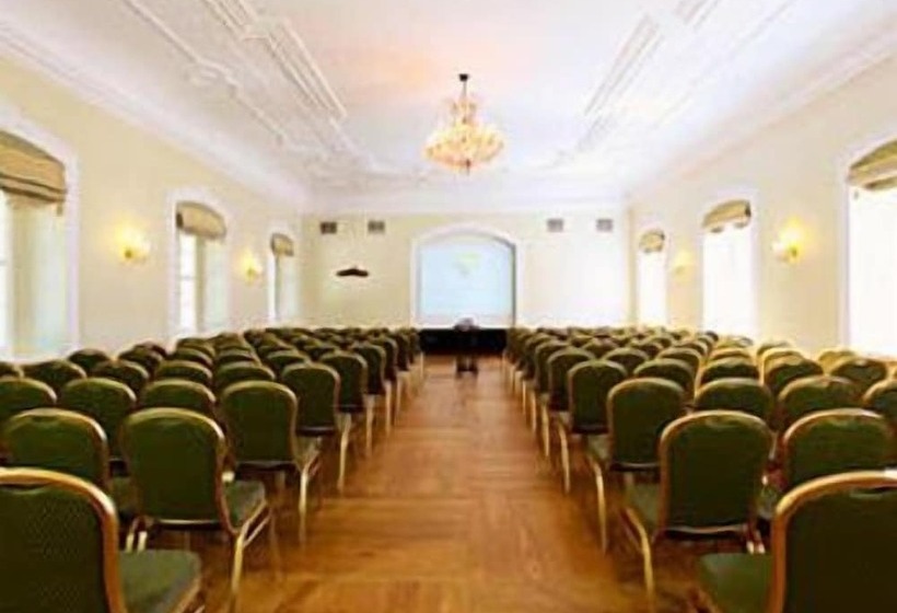 בית מלון כפרי Zamek Na Skale