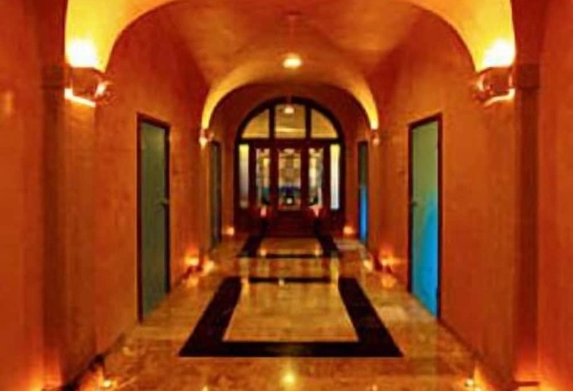 בית מלון כפרי Zamek Na Skale