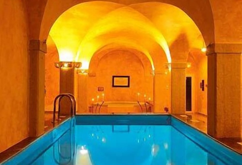 בית מלון כפרי Zamek Na Skale