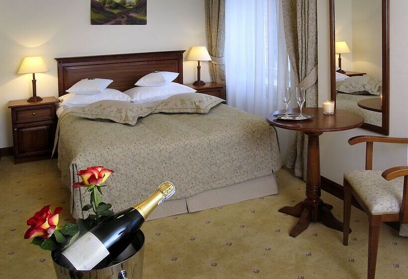 בית מלון כפרי Zamek Na Skale