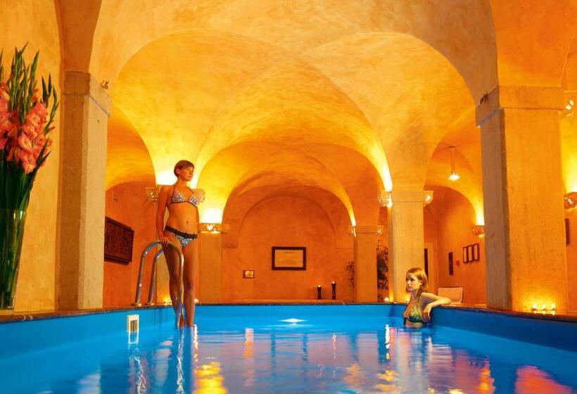 בית מלון כפרי Zamek Na Skale