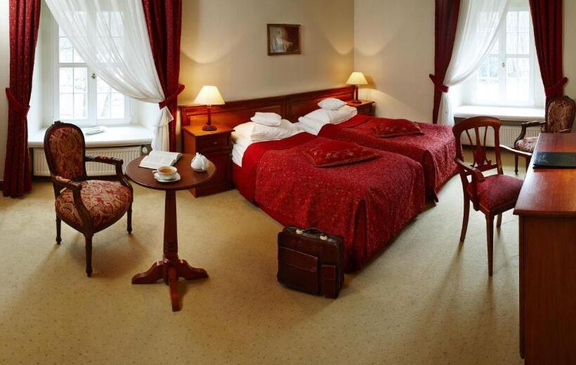 בית מלון כפרי Zamek Na Skale