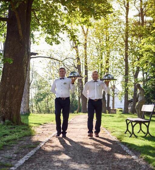 בית מלון כפרי Zamek Na Skale