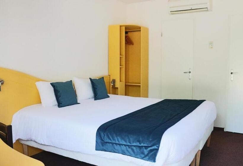 Отель Hôtel Lémand Lyon Est Villefontaine