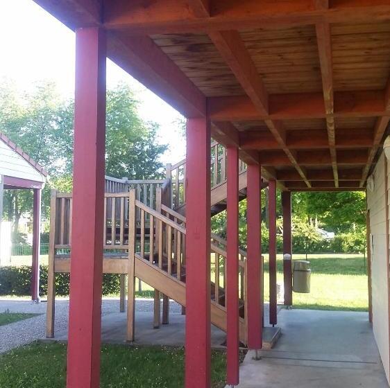 Отель Hôtel Lémand Lyon Est Villefontaine