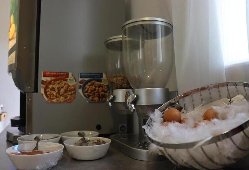 Отель Hôtel Lémand Lyon Est Villefontaine