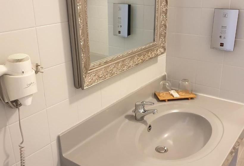 فندق Le Relais Des Dix Crus   Logis Hôtel B&b