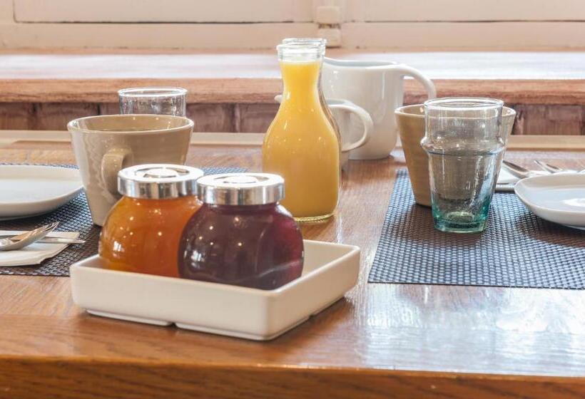 فندق Le Relais Des Dix Crus   Logis Hôtel B&b