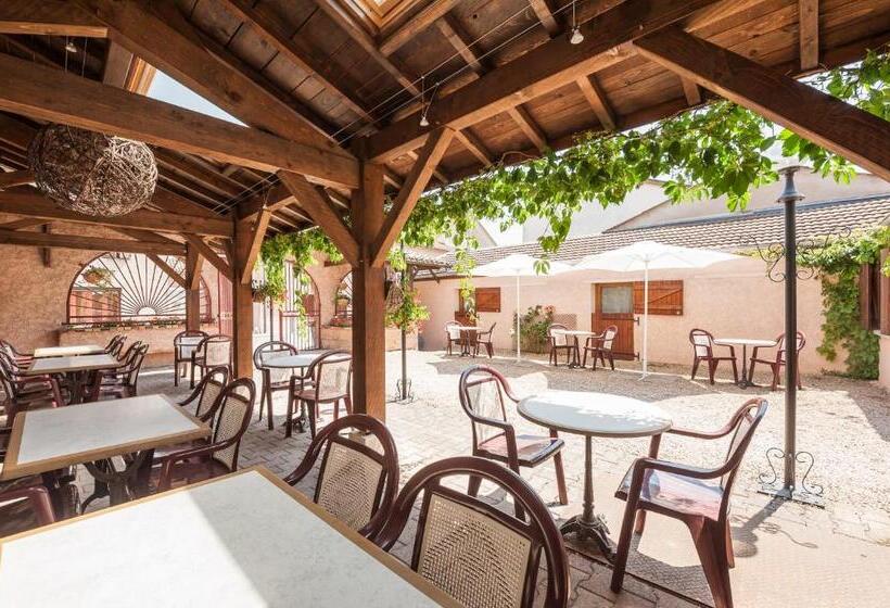 فندق Le Relais Des Dix Crus   Logis Hôtel B&b