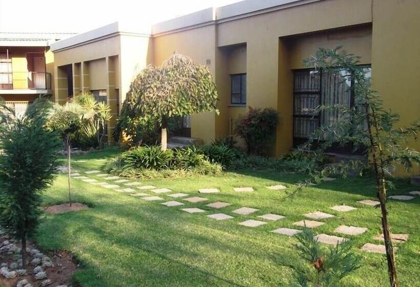 Nomndeni Lodge Zamabhele