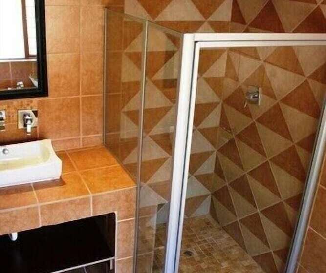 Nomndeni Lodge Zamabhele