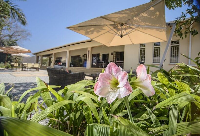 Пансион Abangane Guest Lodge