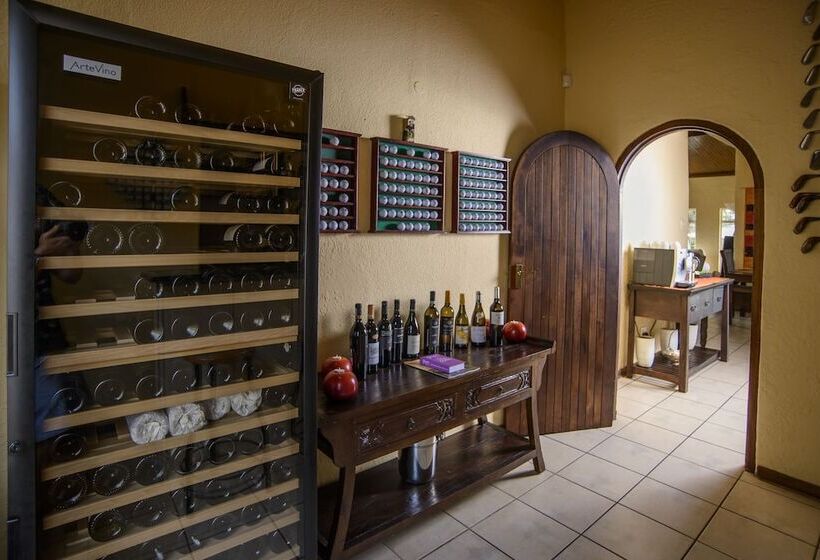 Пансион Abangane Guest Lodge