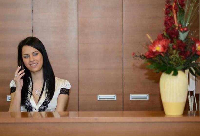 بنسيون Promedicum Panzio