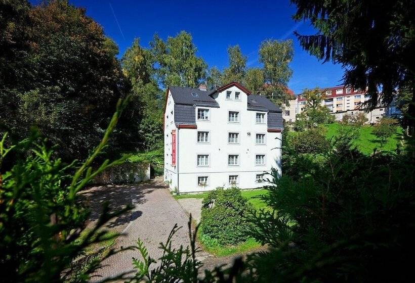 پانسیون Pytloun Penzion Zelený Háj