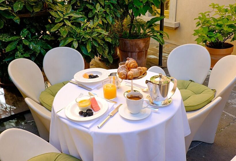 Petronilla Hotel In Bergamo