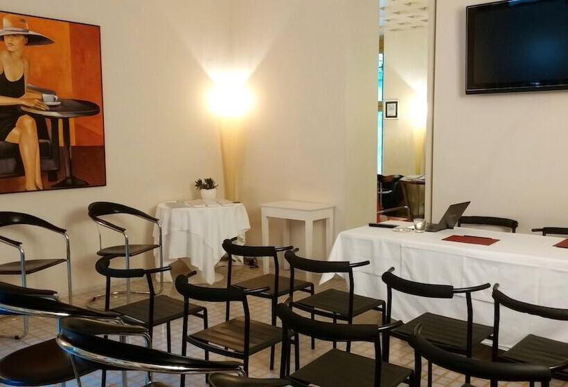 Petronilla Hotel In Bergamo