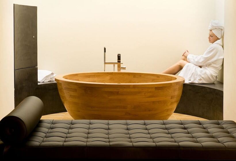 Petronilla Hotel In Bergamo