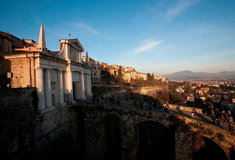 Petronilla Hotel In Bergamo