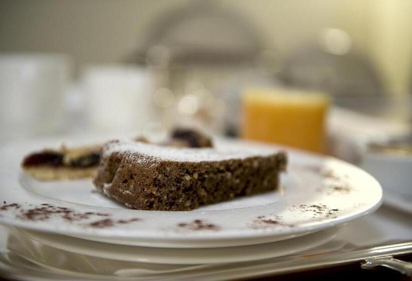 Petronilla Hotel In Bergamo