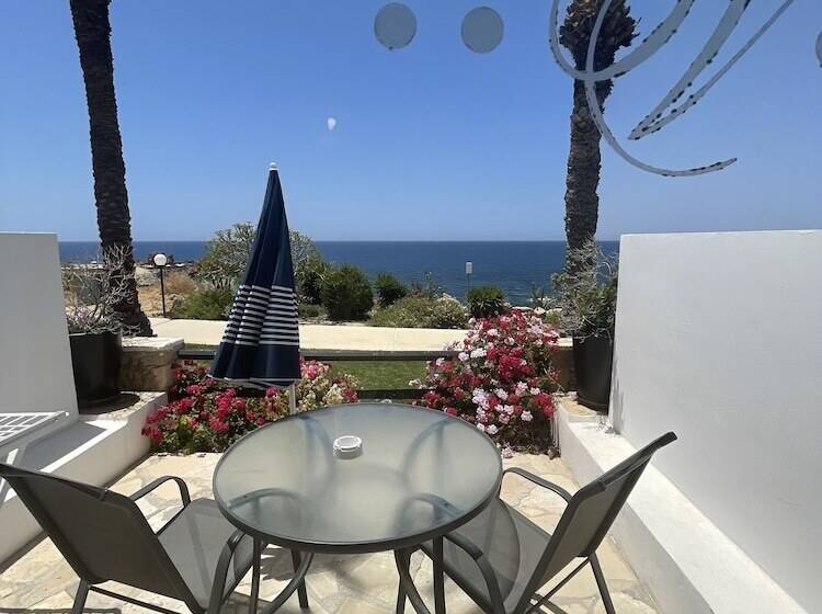 אתר נופש Vrachia Beach Hotel & Suites   Adults Only