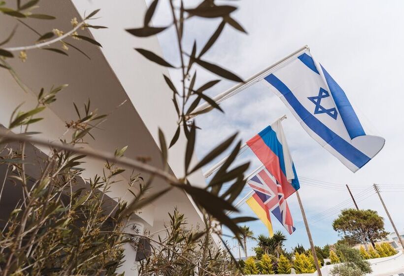 אתר נופש Vrachia Beach Hotel & Suites   Adults Only