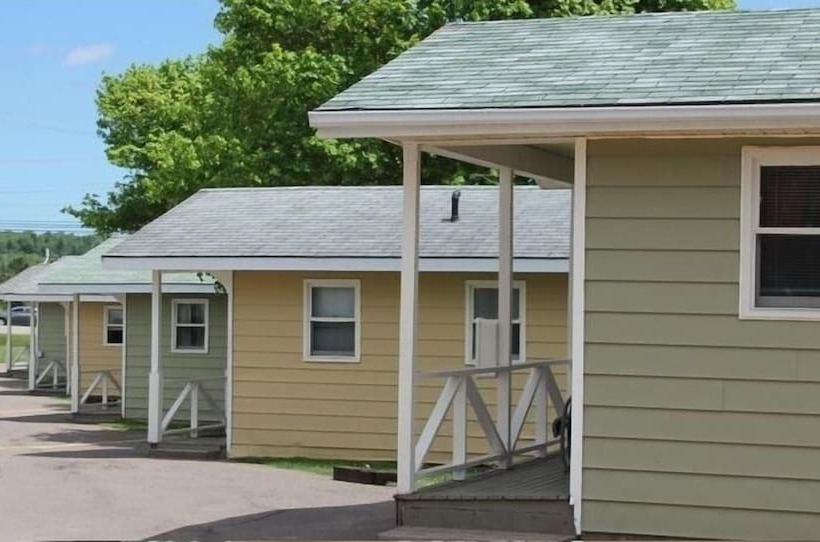 Royalty Maples Cottages And Motel