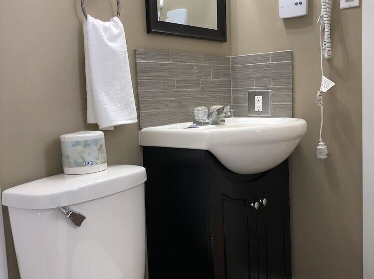 Royalty Maples Cottages And Motel