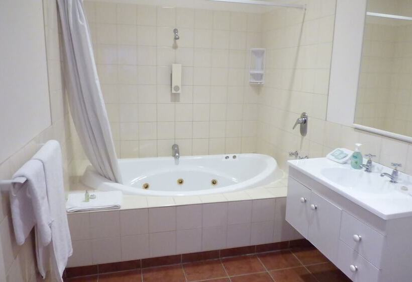 The Esplanade Motel & Conference Centre