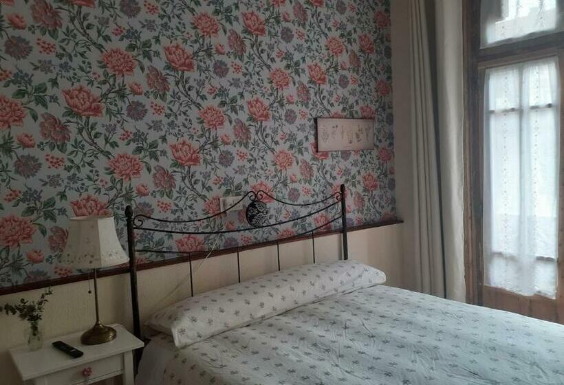 تختخواب و صبحانه Uría 25 Rooms