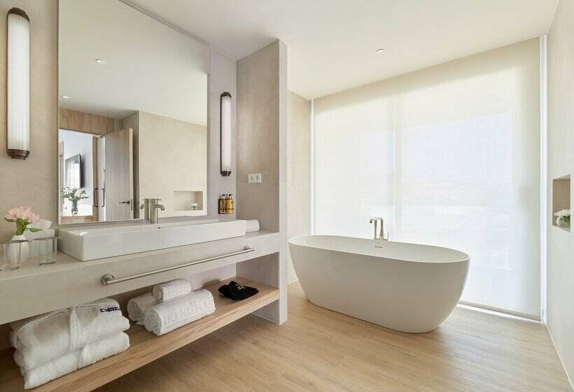 هتل H10 Croma Malaga