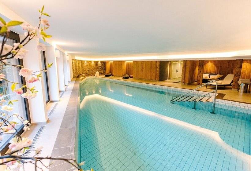 Seven Alpina Boutique