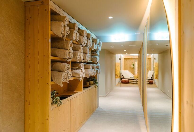 Seven Alpina Boutique