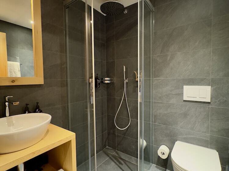 Seven Alpina Boutique