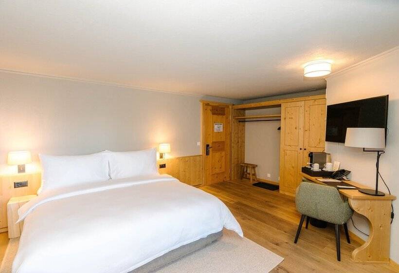 Seven Alpina Boutique