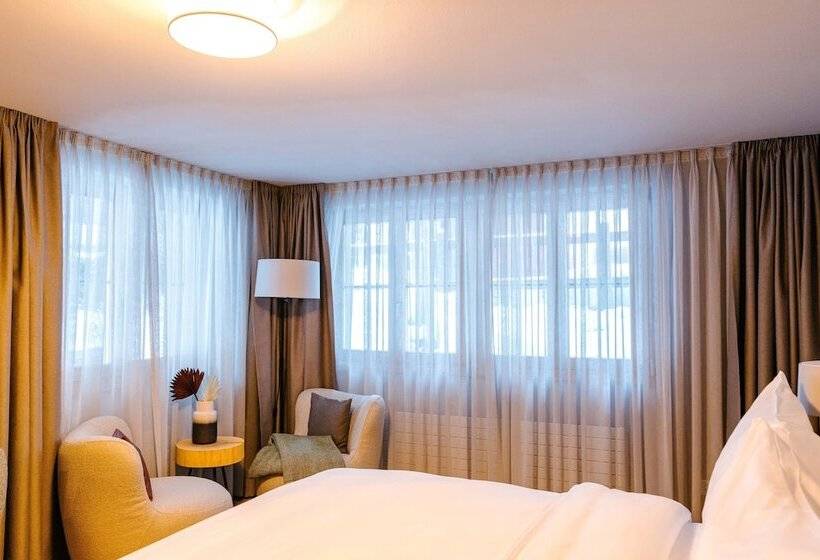 Seven Alpina Boutique