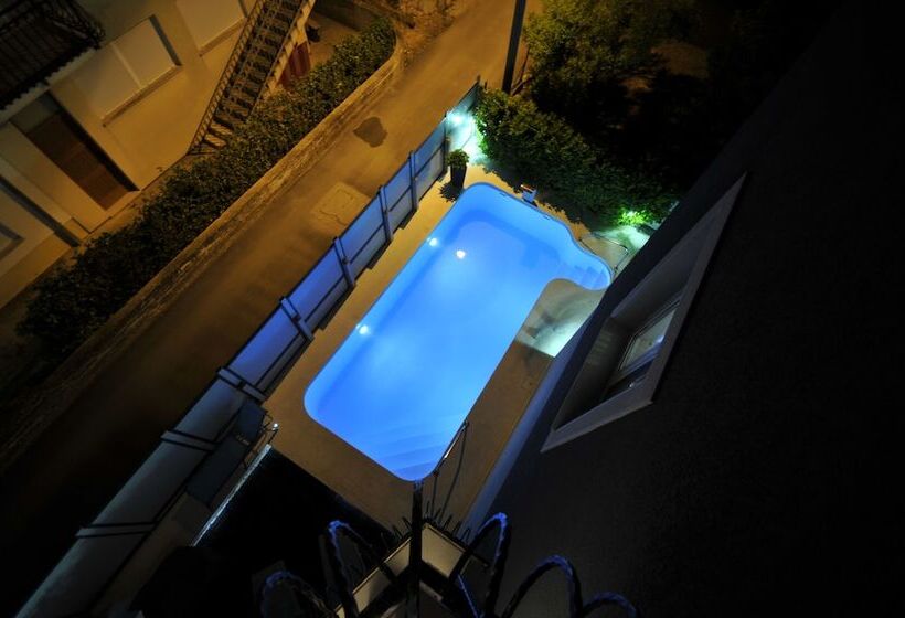 Apartments & Rooms Villa Maslina