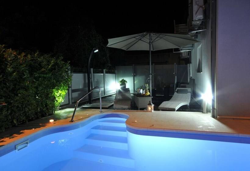 Apartments & Rooms Villa Maslina