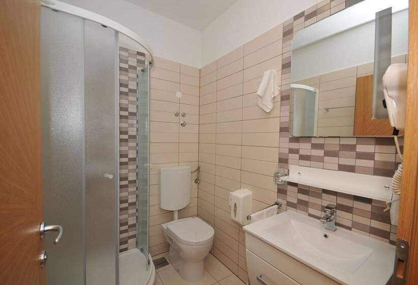 Apartments & Rooms Villa Maslina