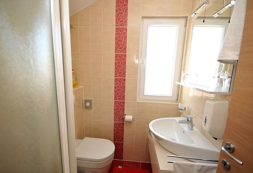 Apartments & Rooms Villa Maslina