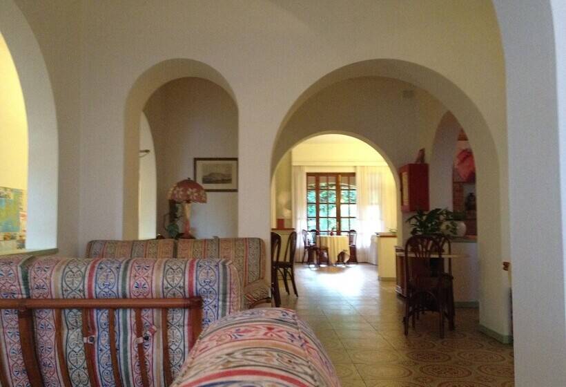 Отель Gabbiano Azzurro