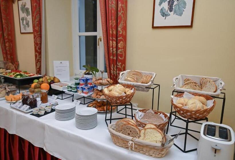 Castle Hotel Grof Degenfeld Superior